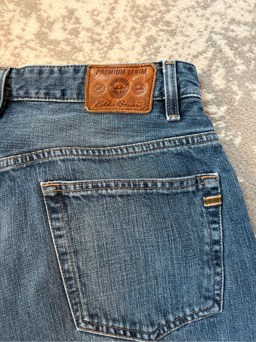 Eddie Bauer Men's Dark Blue Straight-Leg Jeans - Picture 5 of 5